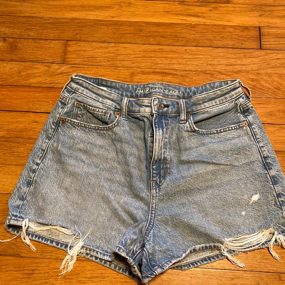 American Eagle mom shorts